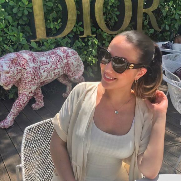 Meet your Posher, Jade - Picture 1 of 1